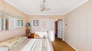 Photo 8- click for photo gallery